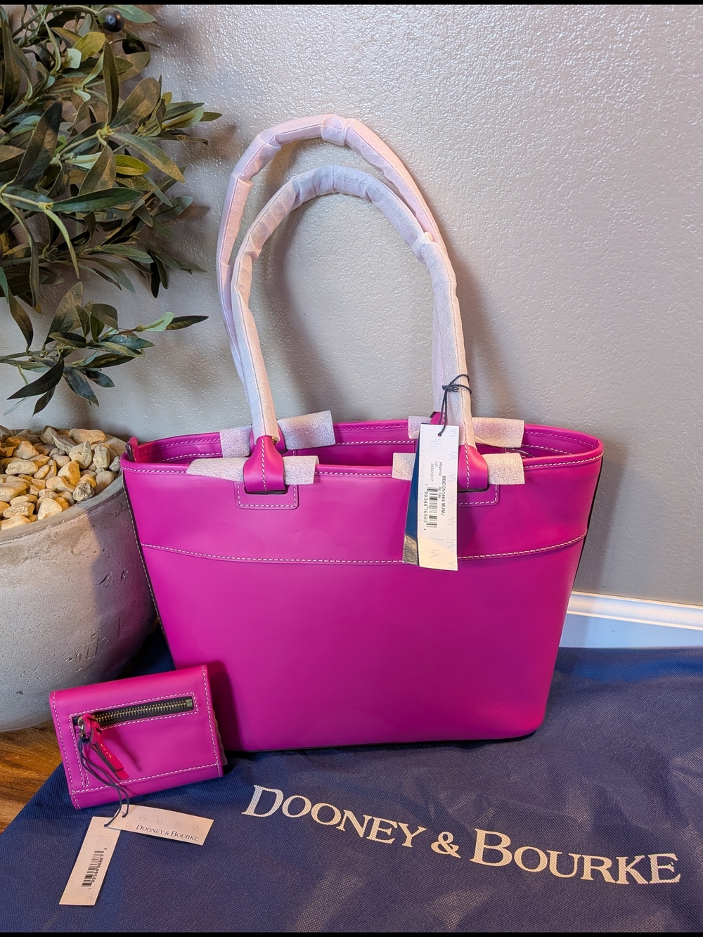 NWT! Dooney & Bourke Vachetta Beacon Zip Top Tote & Wallet Set in MAGENTA - Picture 2 of 16